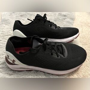 Under Armour Bluetooth enabled Carolina Gamecocks women’s sneakers size 8